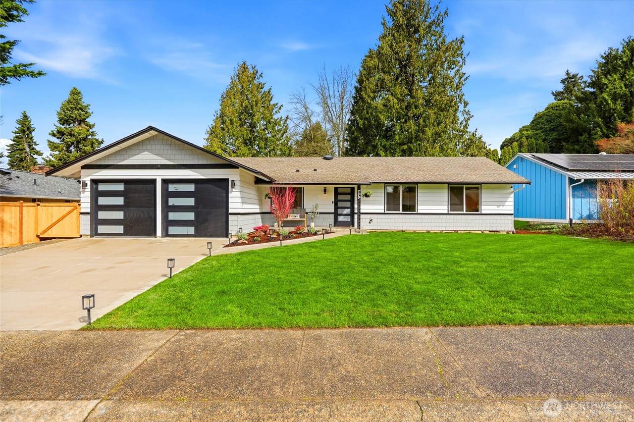 8810 138th Street - Photo 1