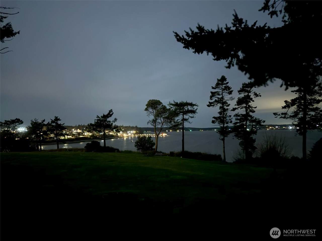 https://bt-photos.global.ssl.fastly.net/nwmls/1280_boomver_1_2501621-1.jpg