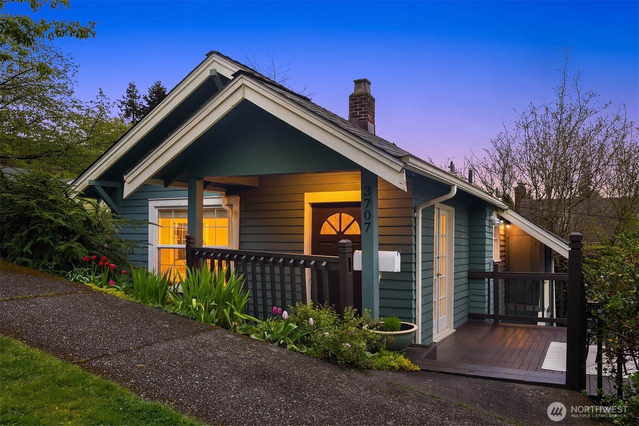 3707 Juneau Street - Photo 1