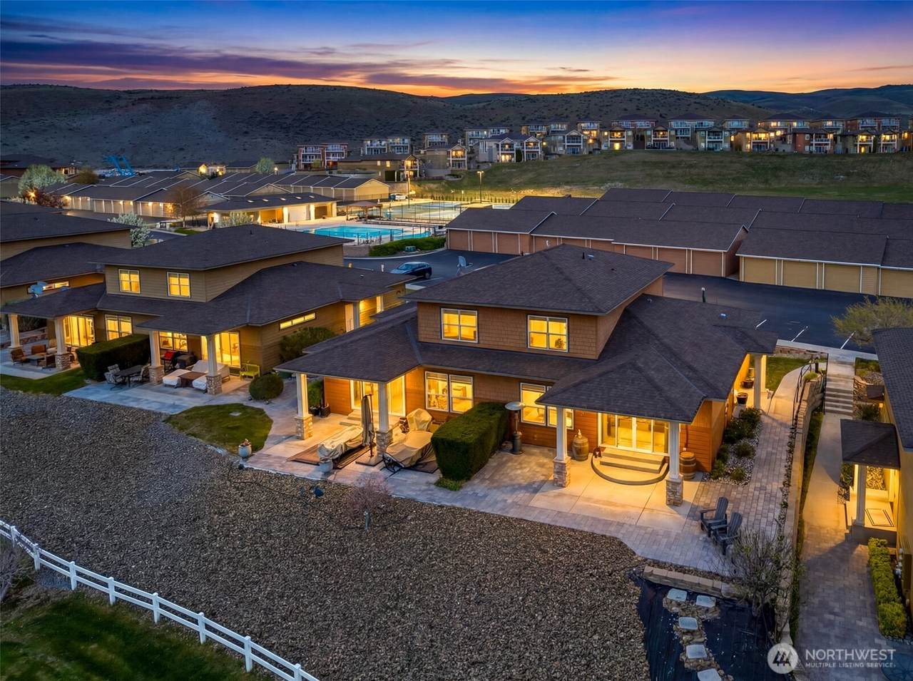 23496 Sunserra Loop - Photo 1