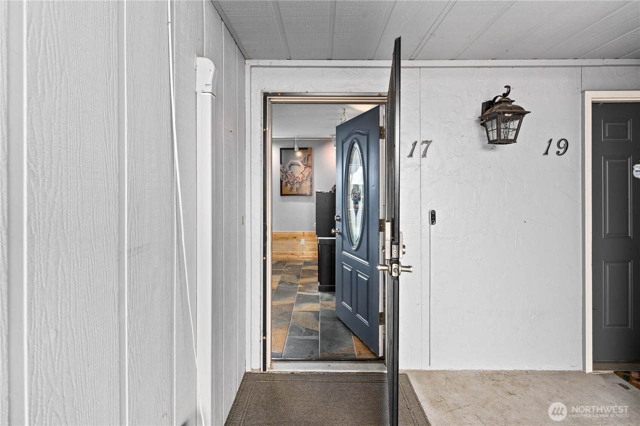 https://bt-photos.global.ssl.fastly.net/nwmls/1280_boomver_1_2501677-1.jpg