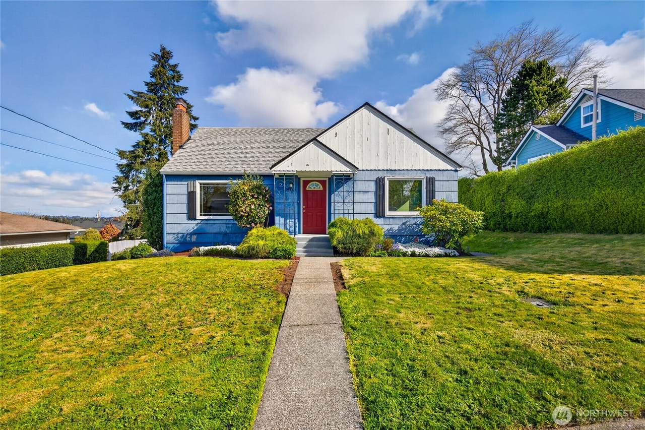 403 Spruce Street - Photo 1