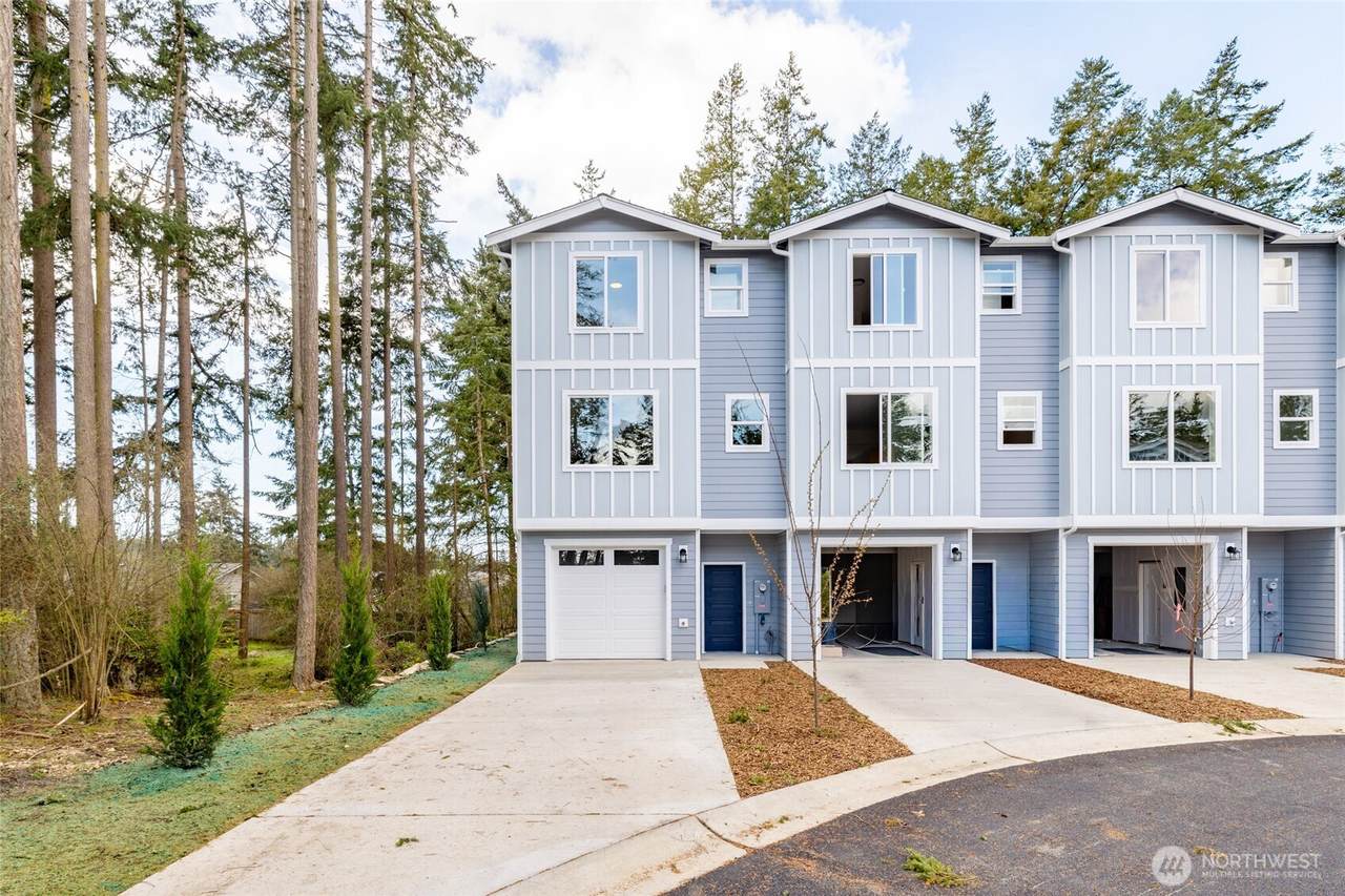 945 Heller Street - Photo 1