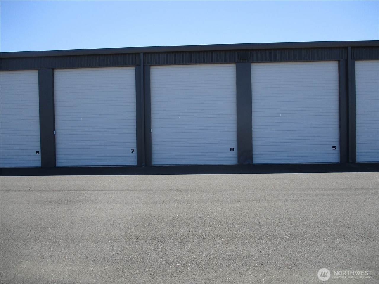 903 Curie - Photo 1