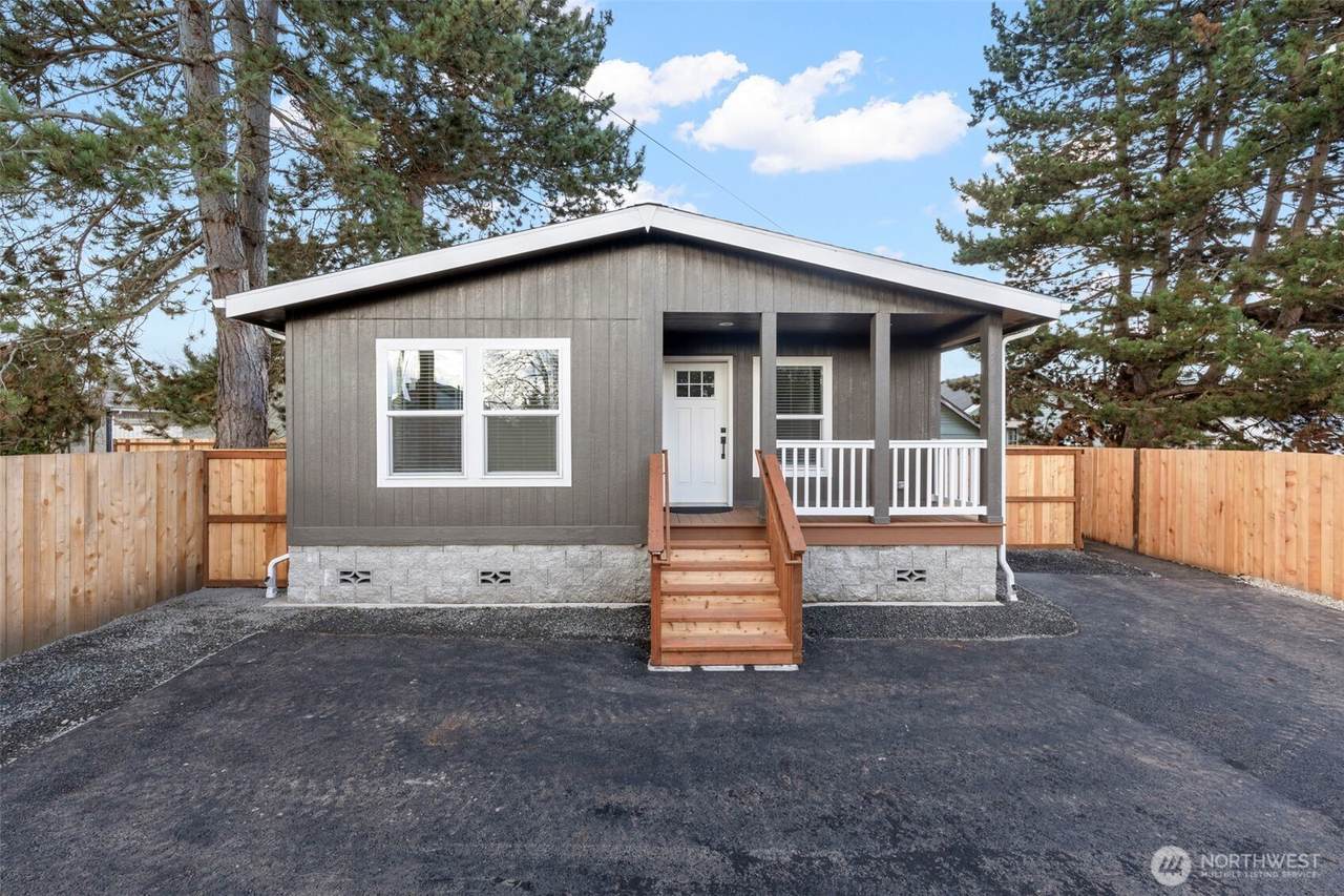 1110 B Walnut - Photo 1