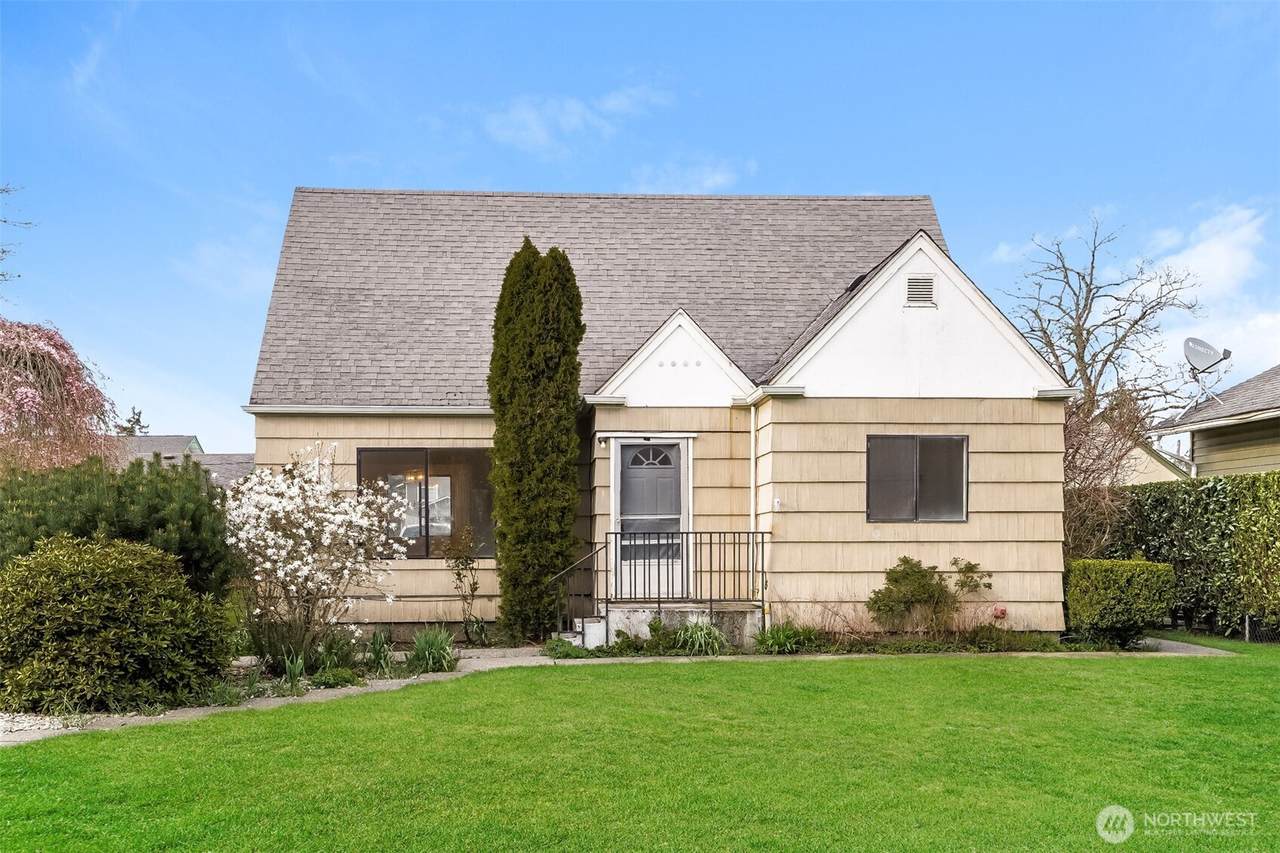 715 141st Street - Photo 1