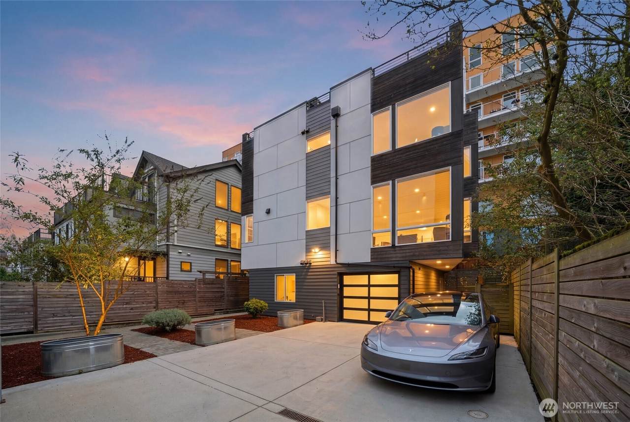 2512 Yale Avenue - Photo 1
