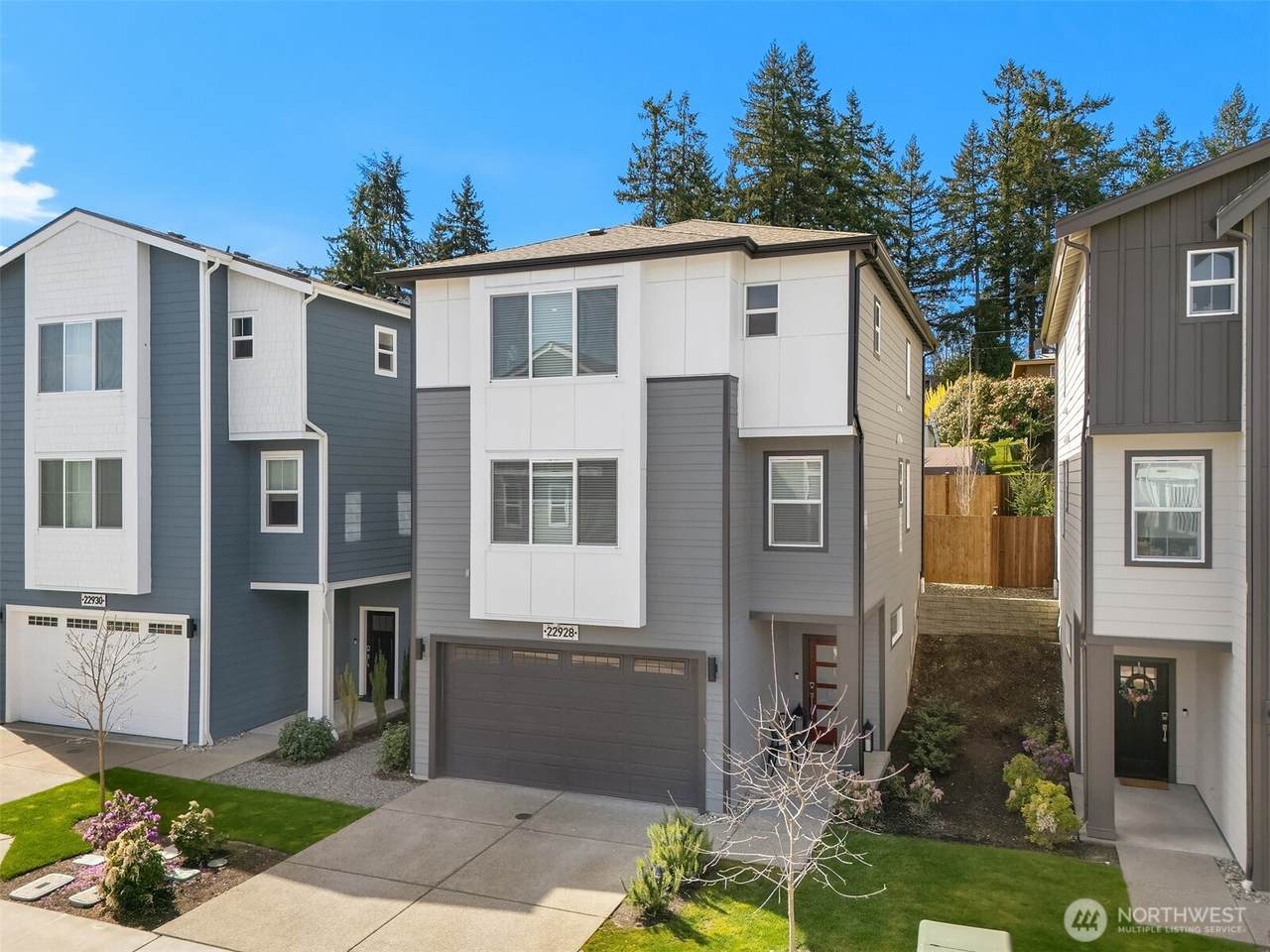 22928 80th Park W - Photo 1