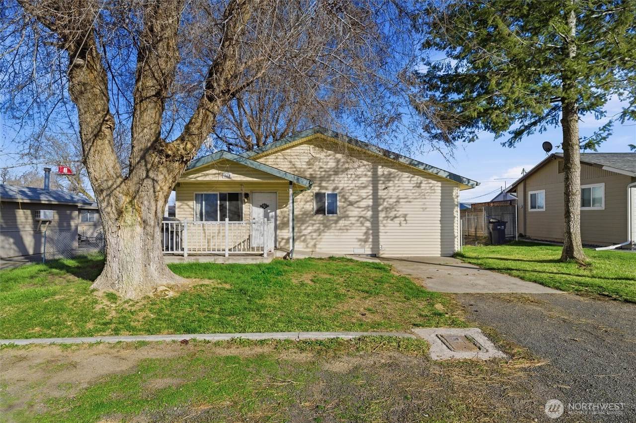 762 2nd Avenue - Photo 1