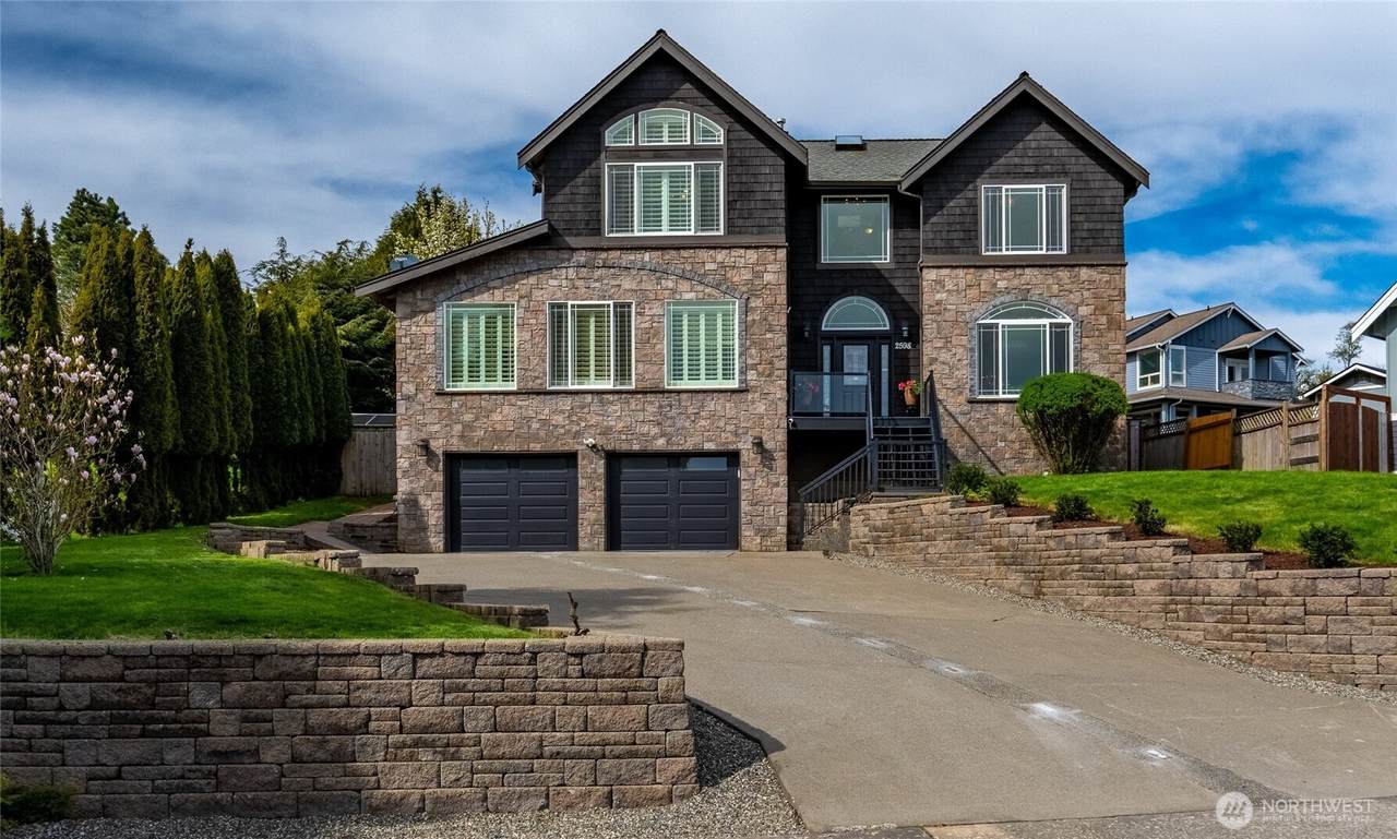 2598 Lakeridge Drive - Photo 1