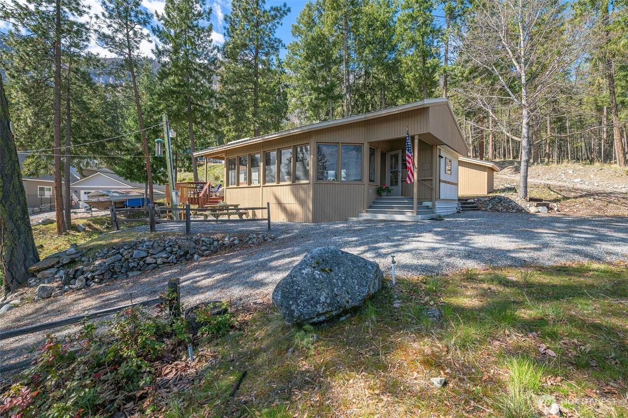 12220 Lakeshore Road - Photo 1