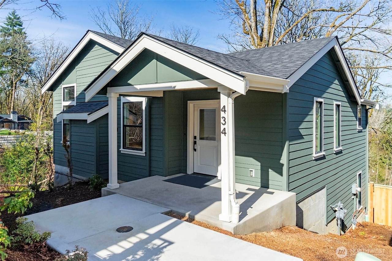 434 20th Ave - Photo 1