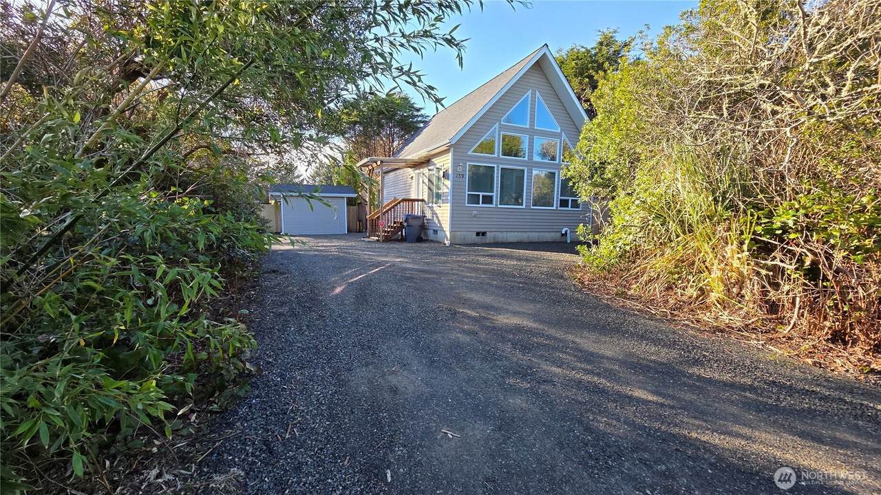 159 Narwhal Loop - Photo 1