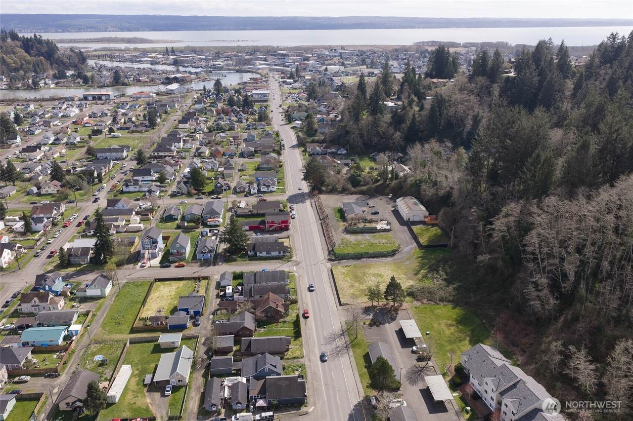 905 Lincoln Street - Photo 1
