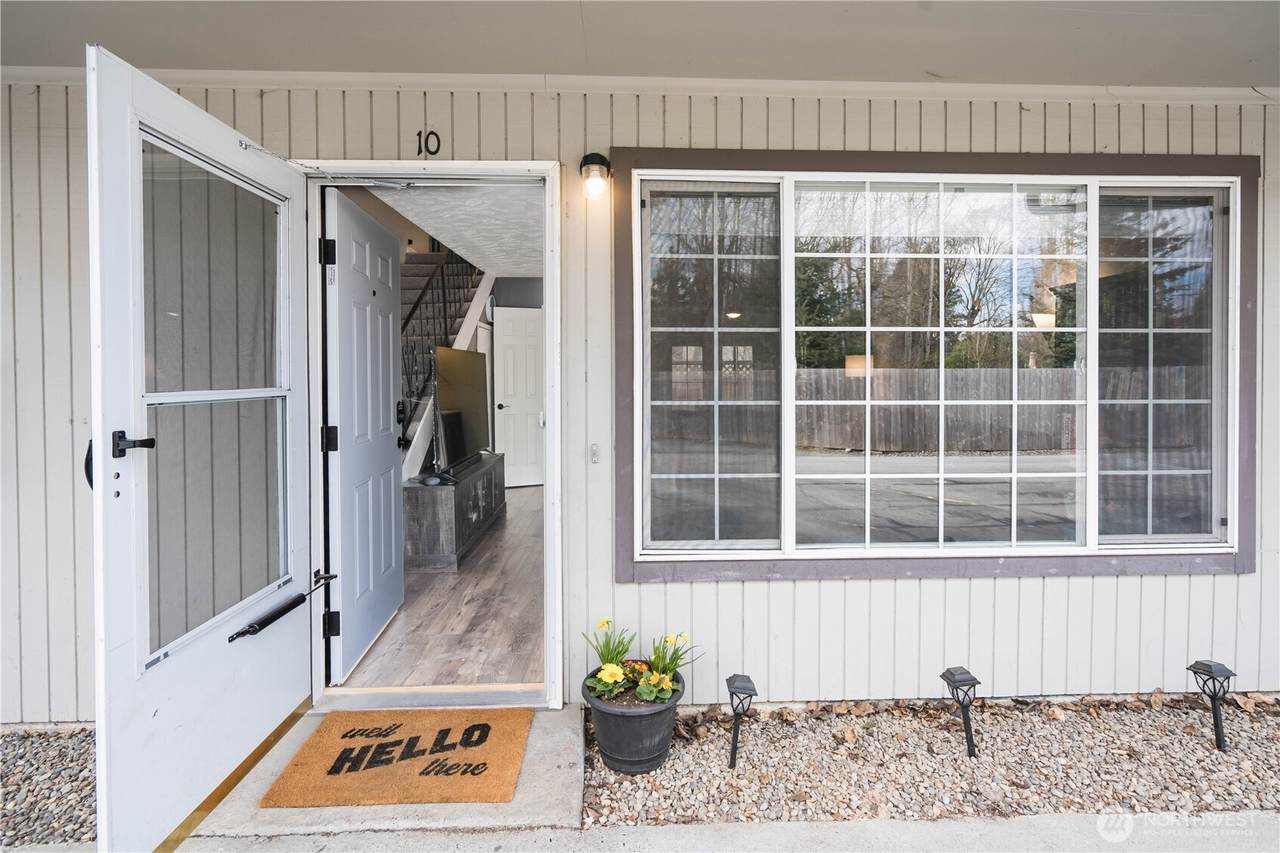 3311 Redwood Avenue - Photo 1