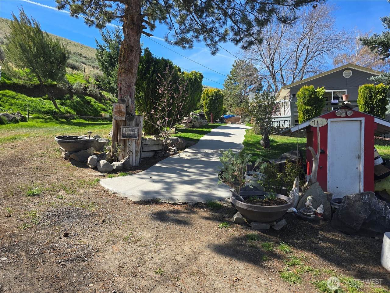 710 Adobe Way - Photo 1