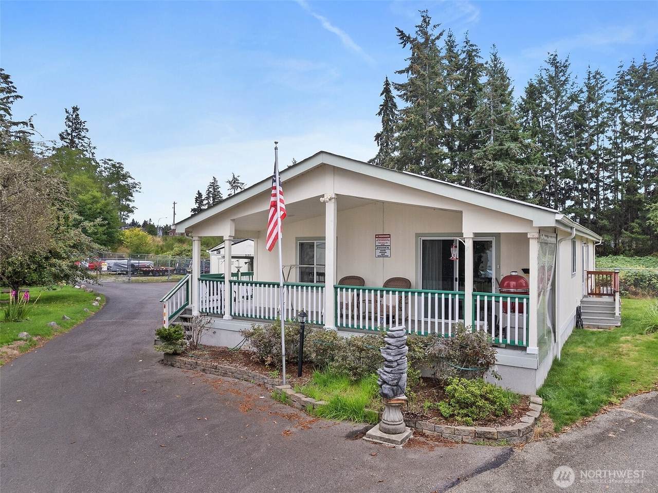 20517 10th Avenue - Photo 1