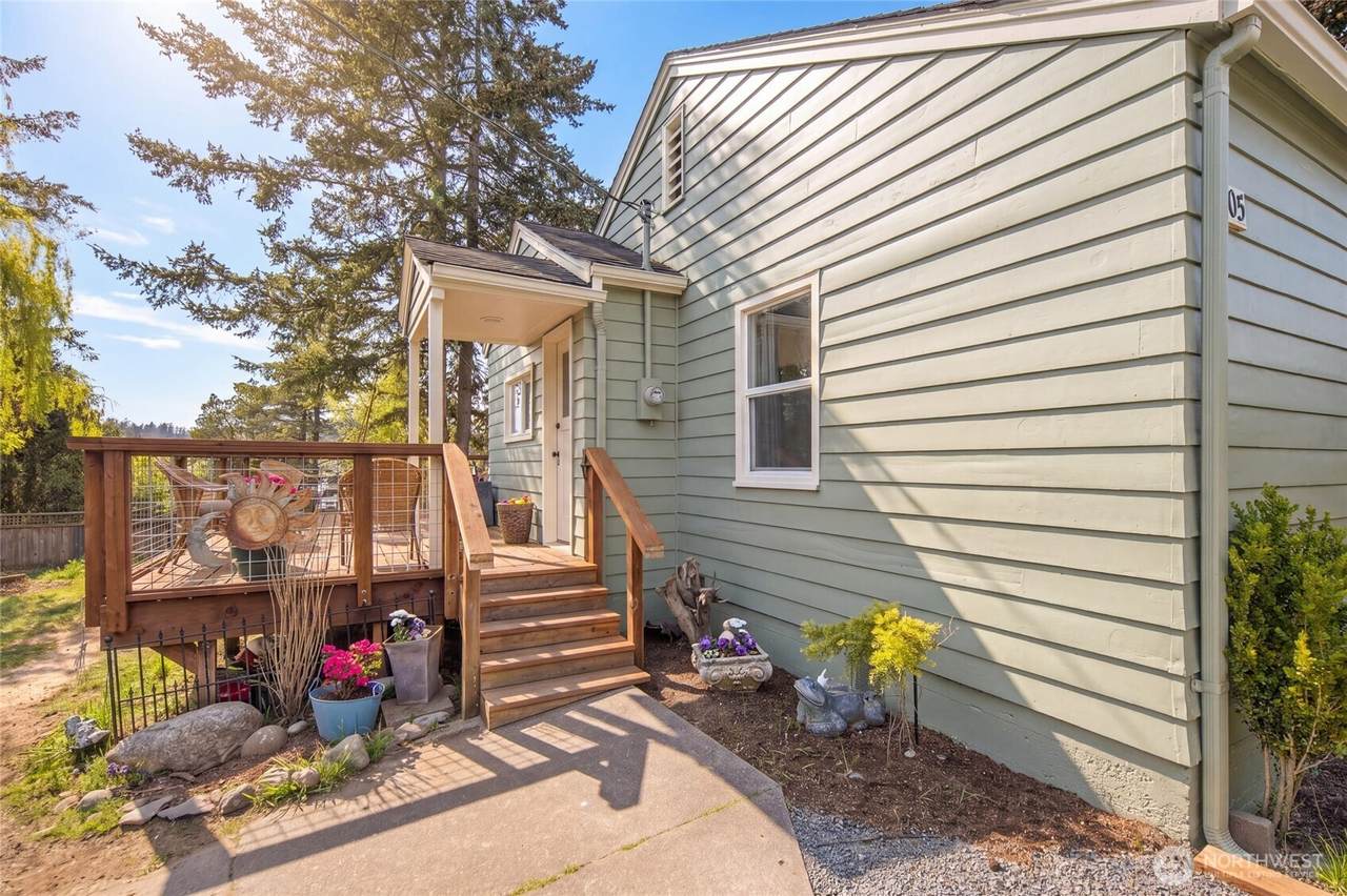 205 Franck Street - Photo 1
