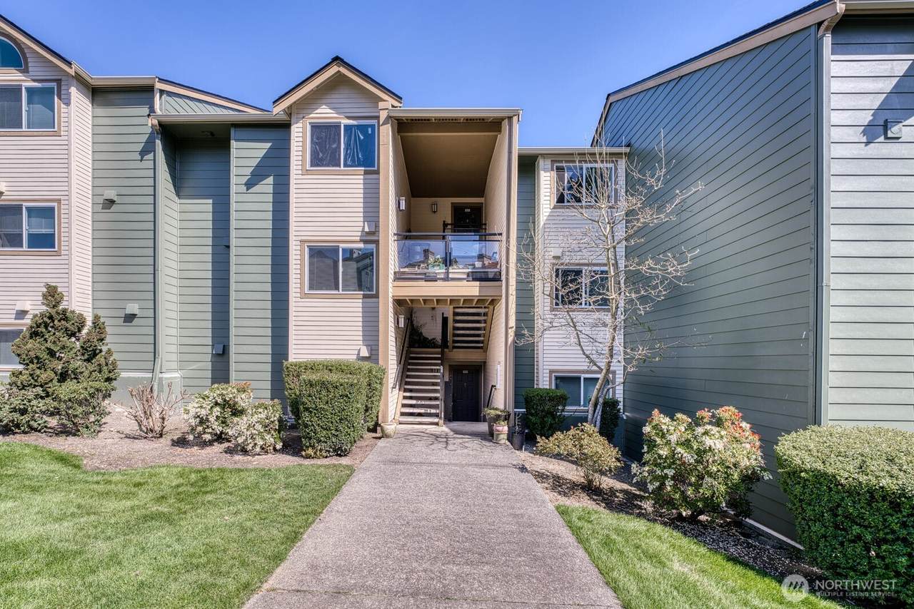 3008 Narrows Drive - Photo 1