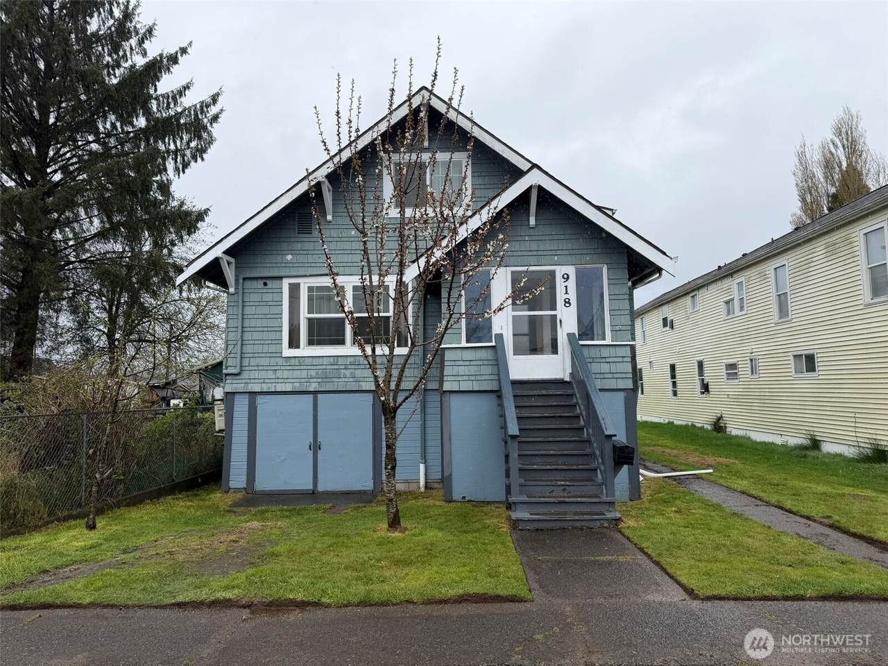 918 Cushing Street - Photo 1