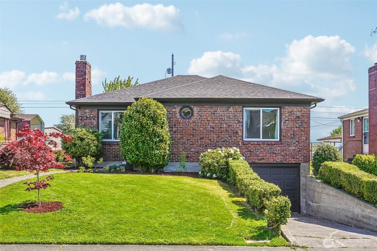 2319 J Street - Photo 1