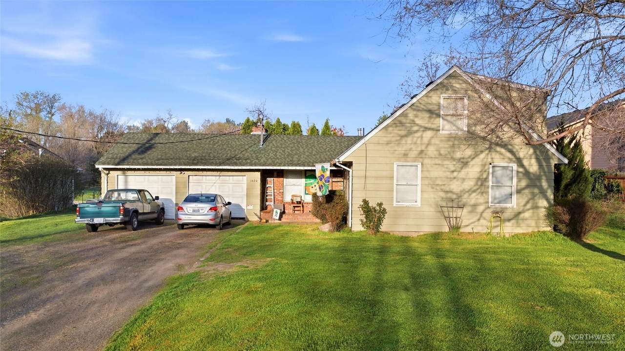 1420 College Avenue - Photo 1