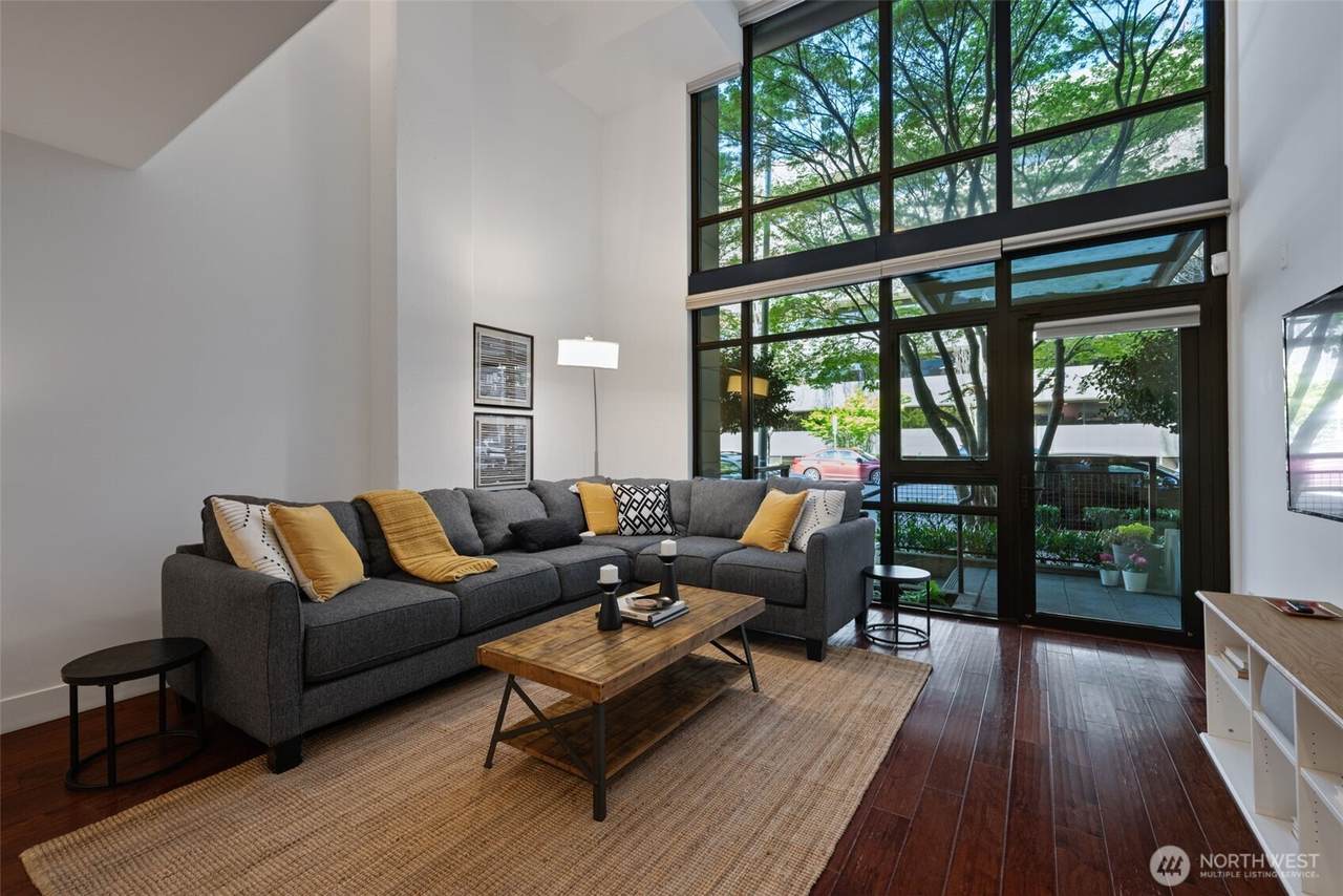 2911 2nd Avenue - Photo 1