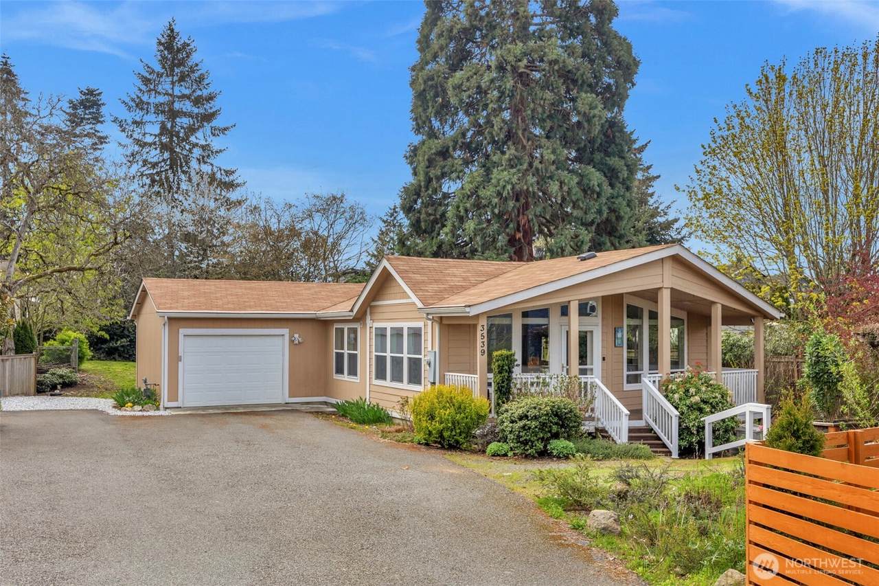 3539 100th Street - Photo 1