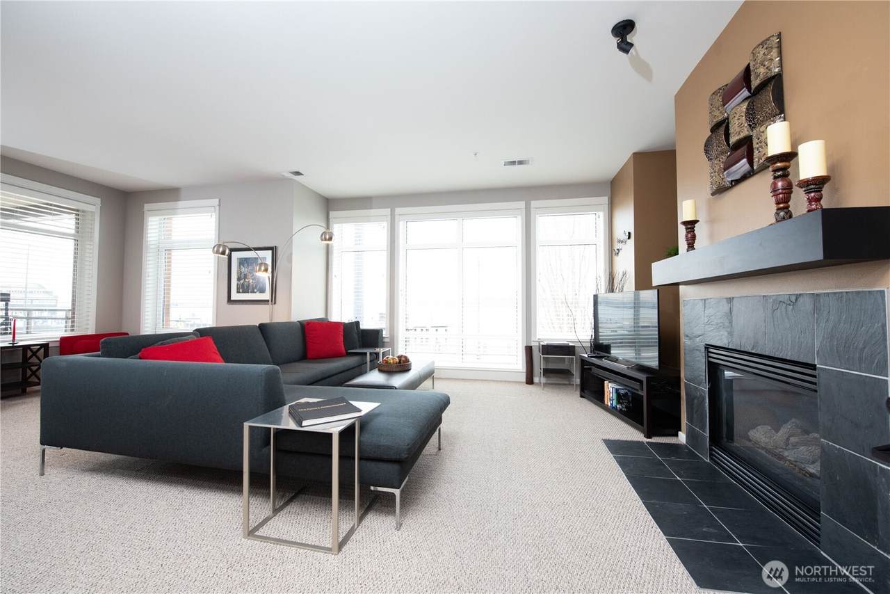 1950 Alaskan Way - Photo 1