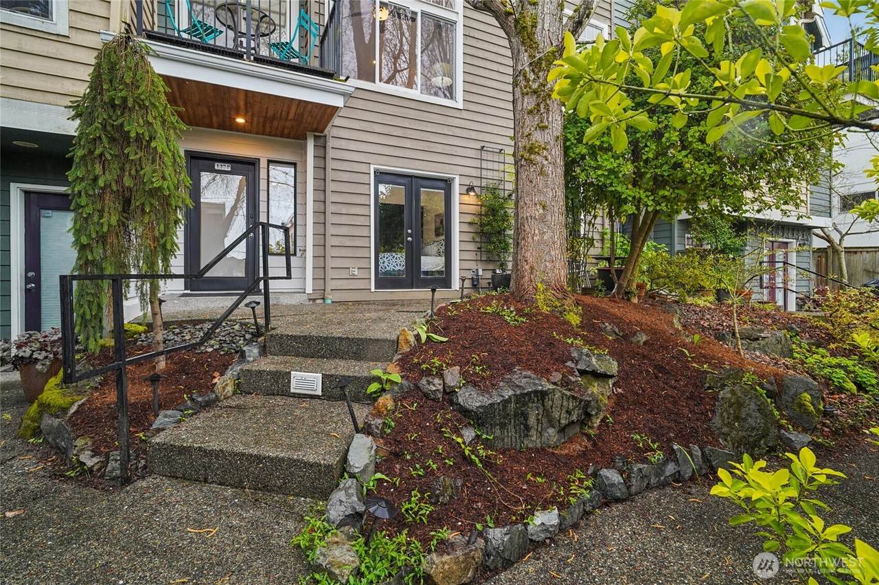 127 25th Avenue - Photo 1