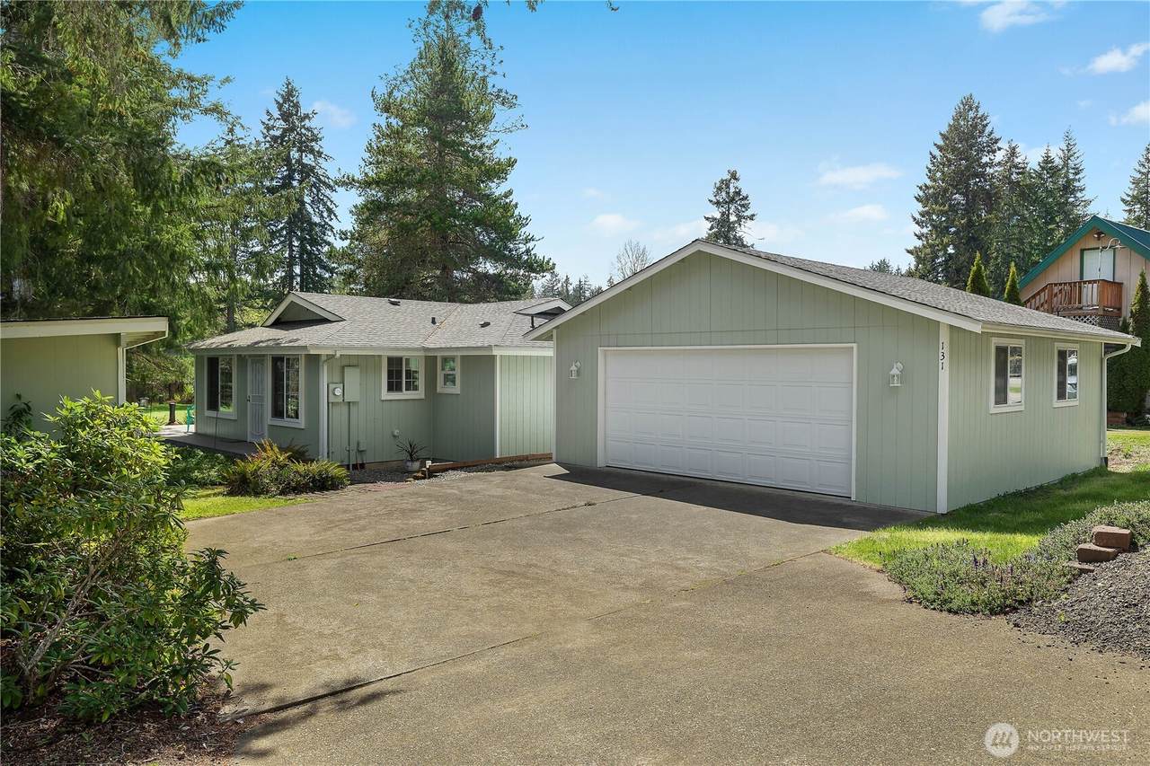 131 Fairway Drive - Photo 1