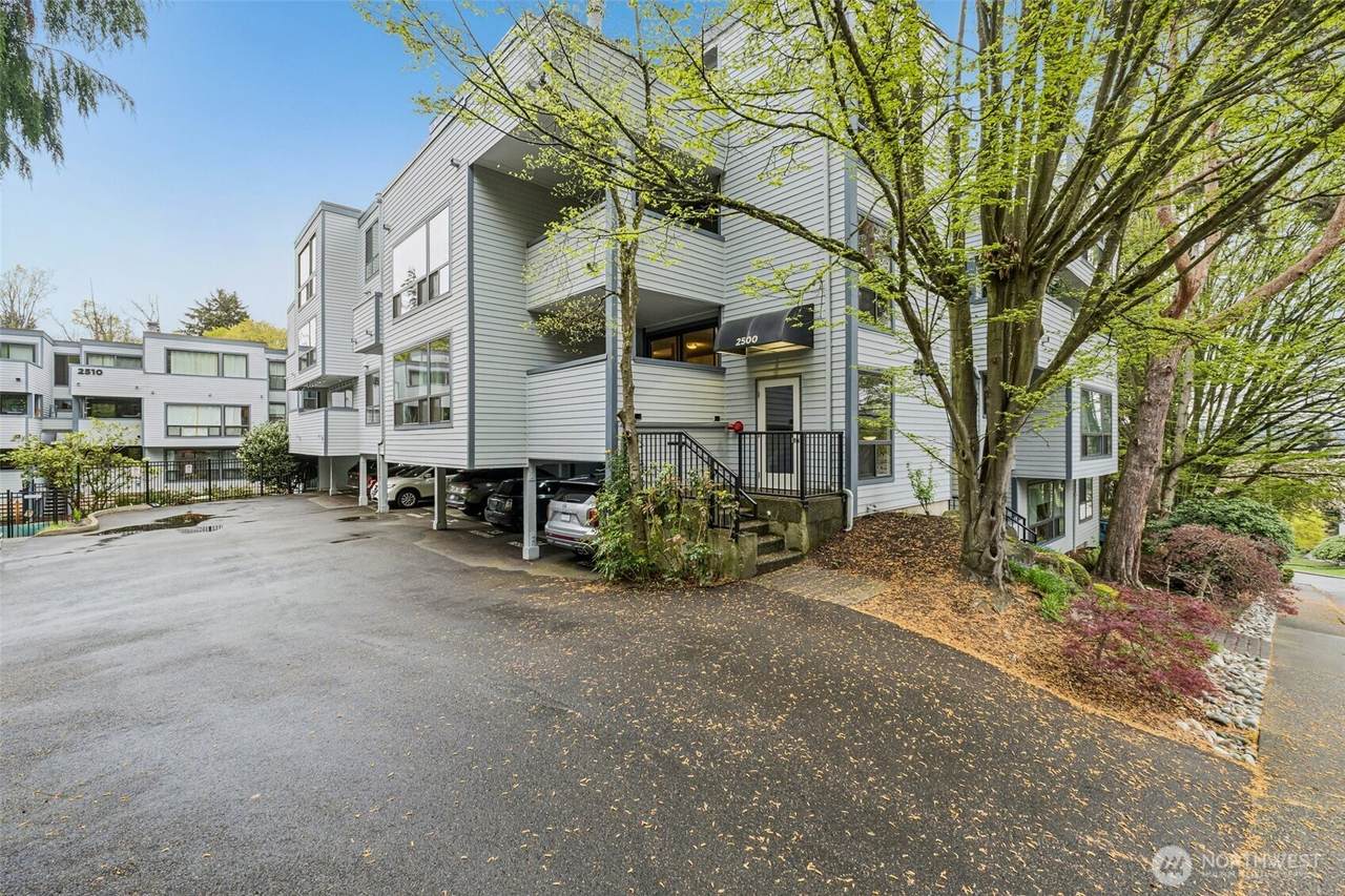 2500 Manor Place - Photo 1