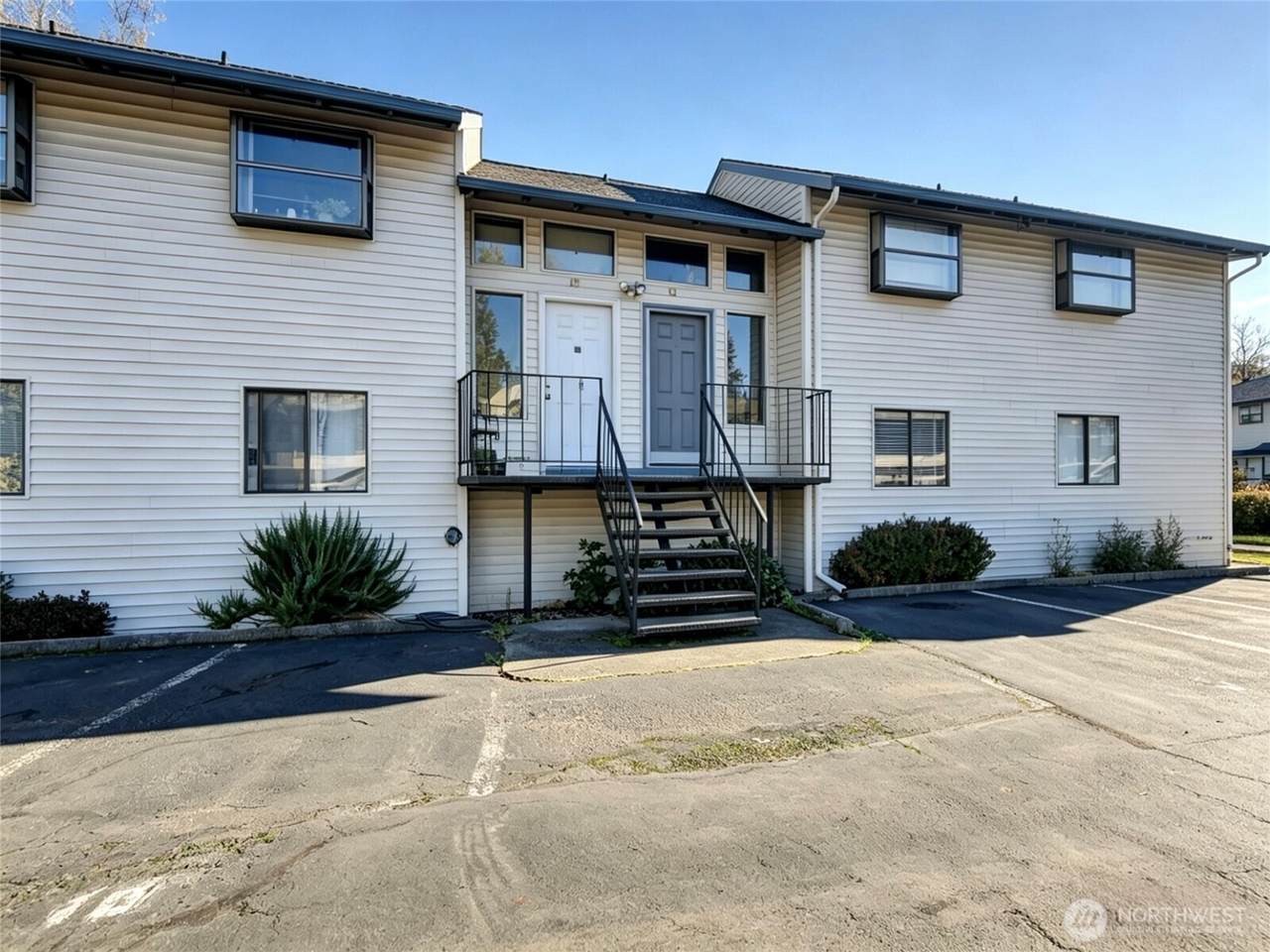 1313 James Street - Photo 1