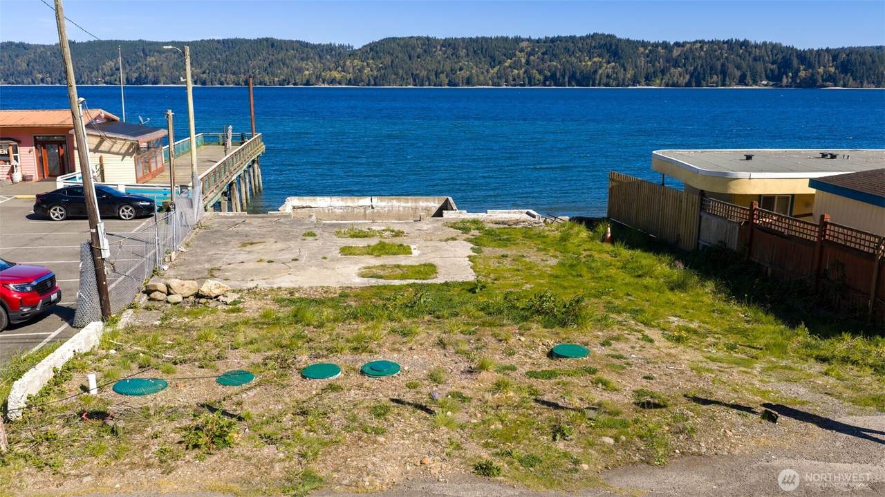 24050 Us Highway 101 - Photo 1