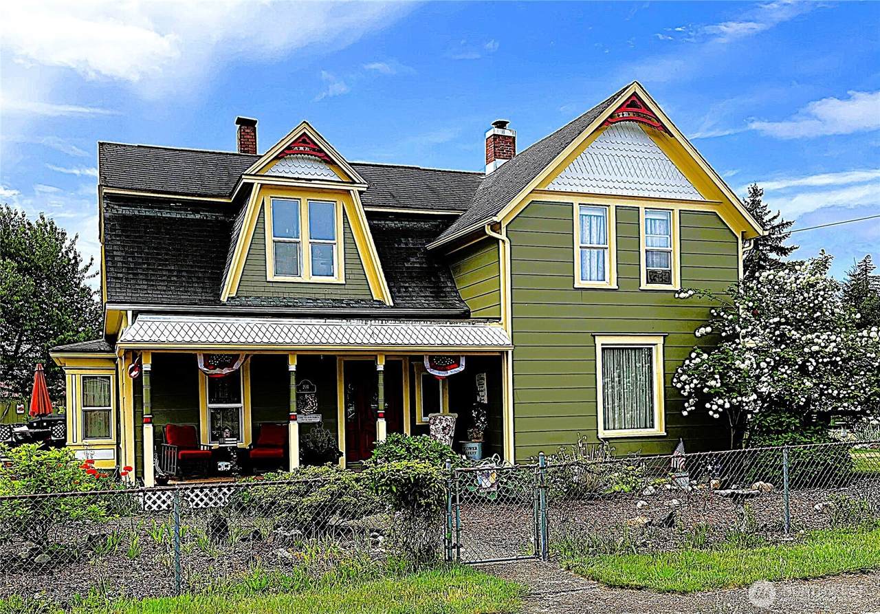 204 Harris Avenue - Photo 1