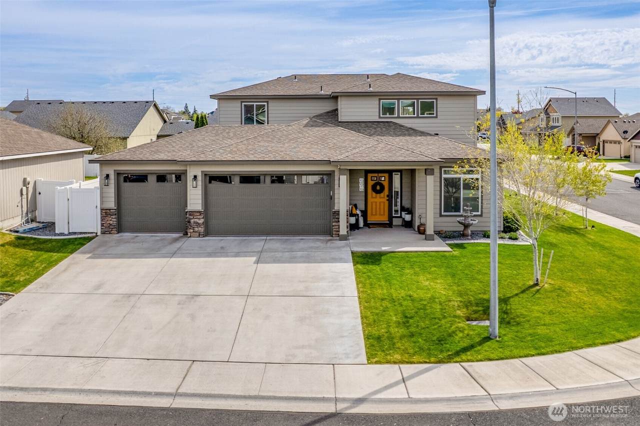 606 8th Avenue - Photo 1