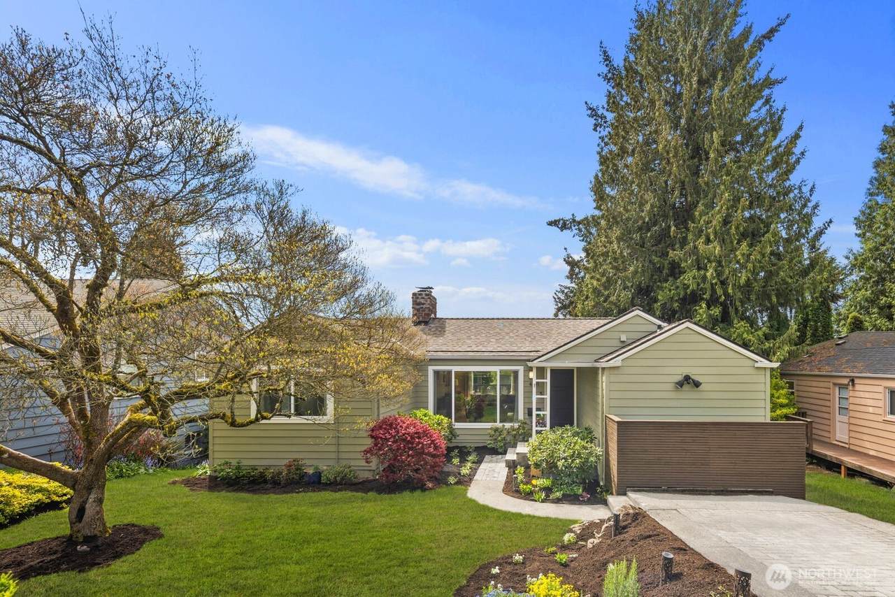 4531 Stanford Avenue - Photo 1