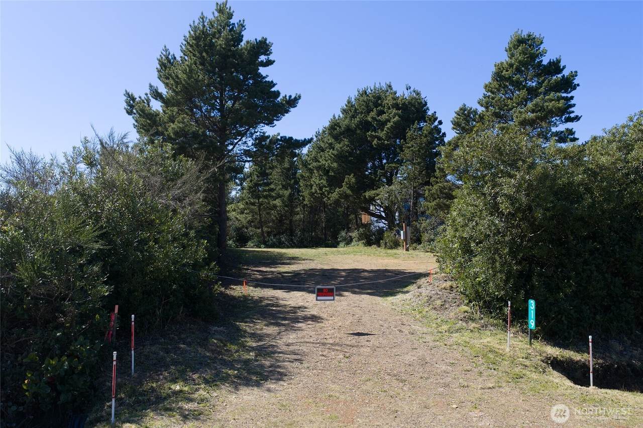 319 Sand Dune Avenue - Photo 1