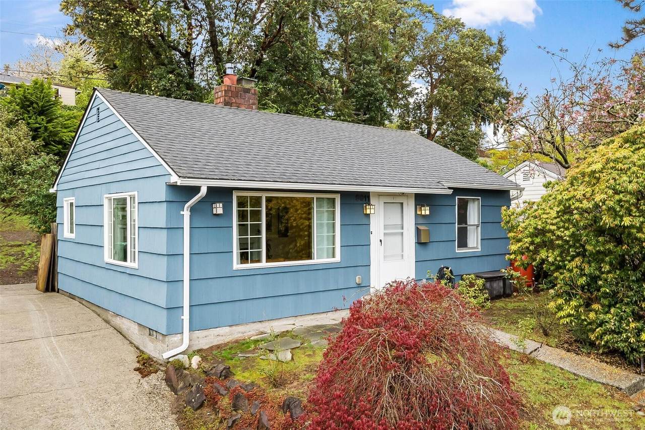 9911 31St Avenue - Photo 1