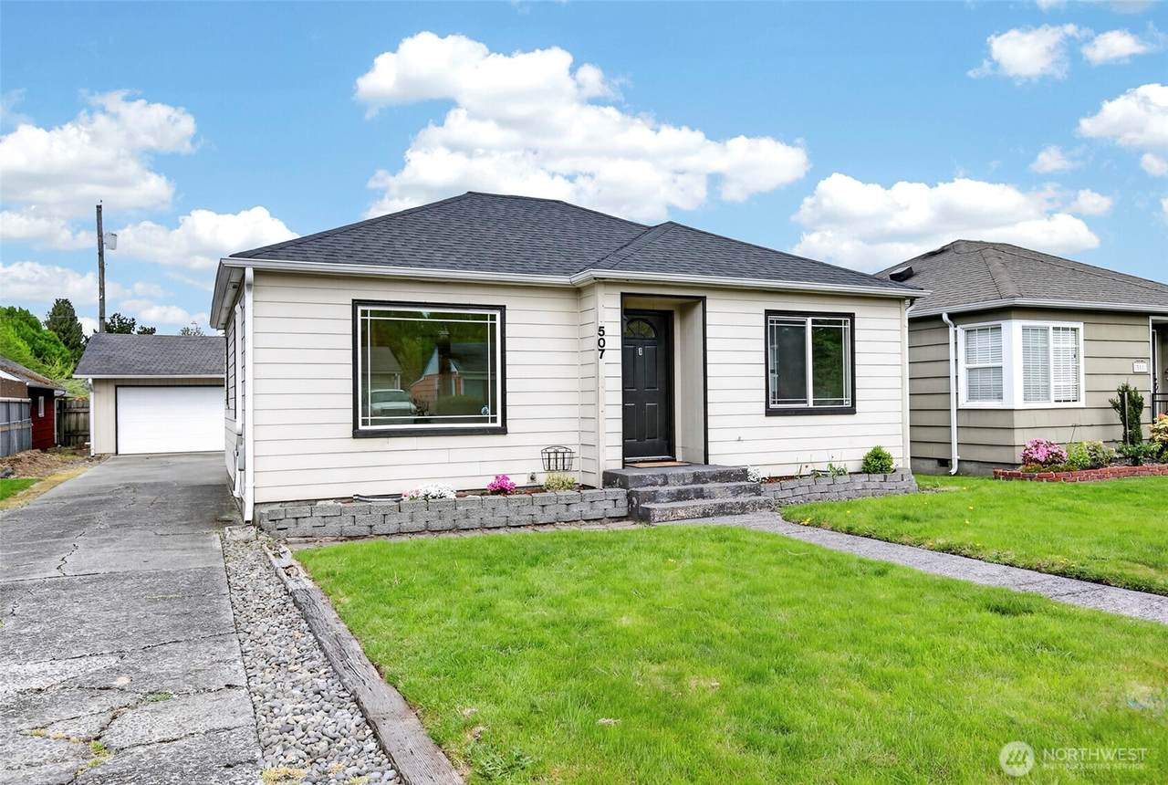 507 19th Avenue - Photo 1