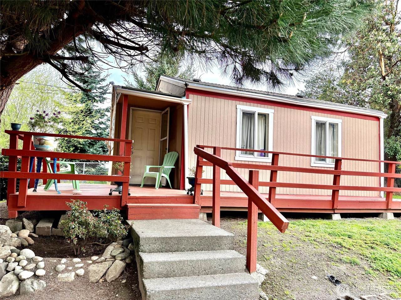 10028 30th Avenue - Photo 1