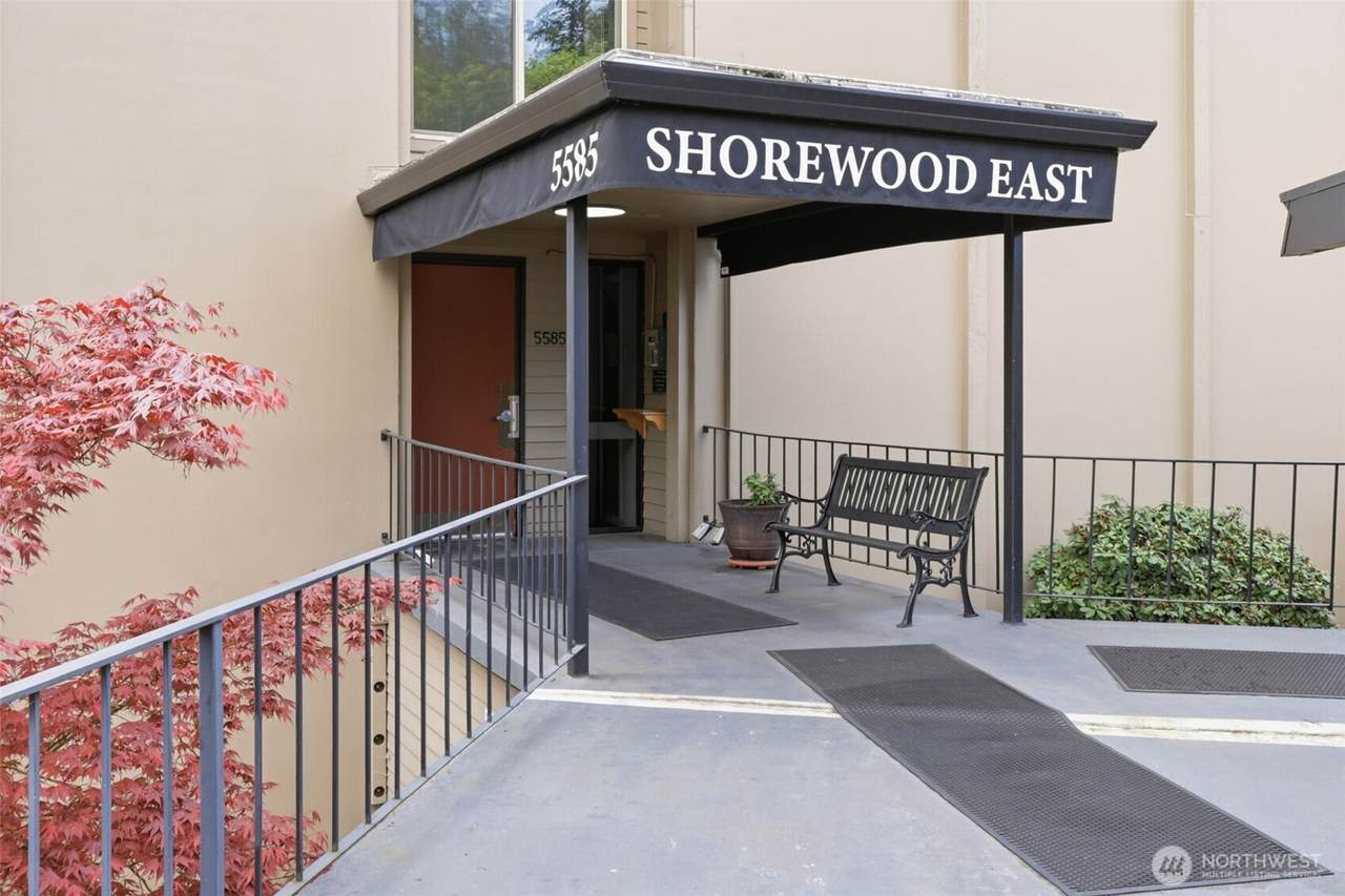 5585 Evergreen Boulevard - Photo 1