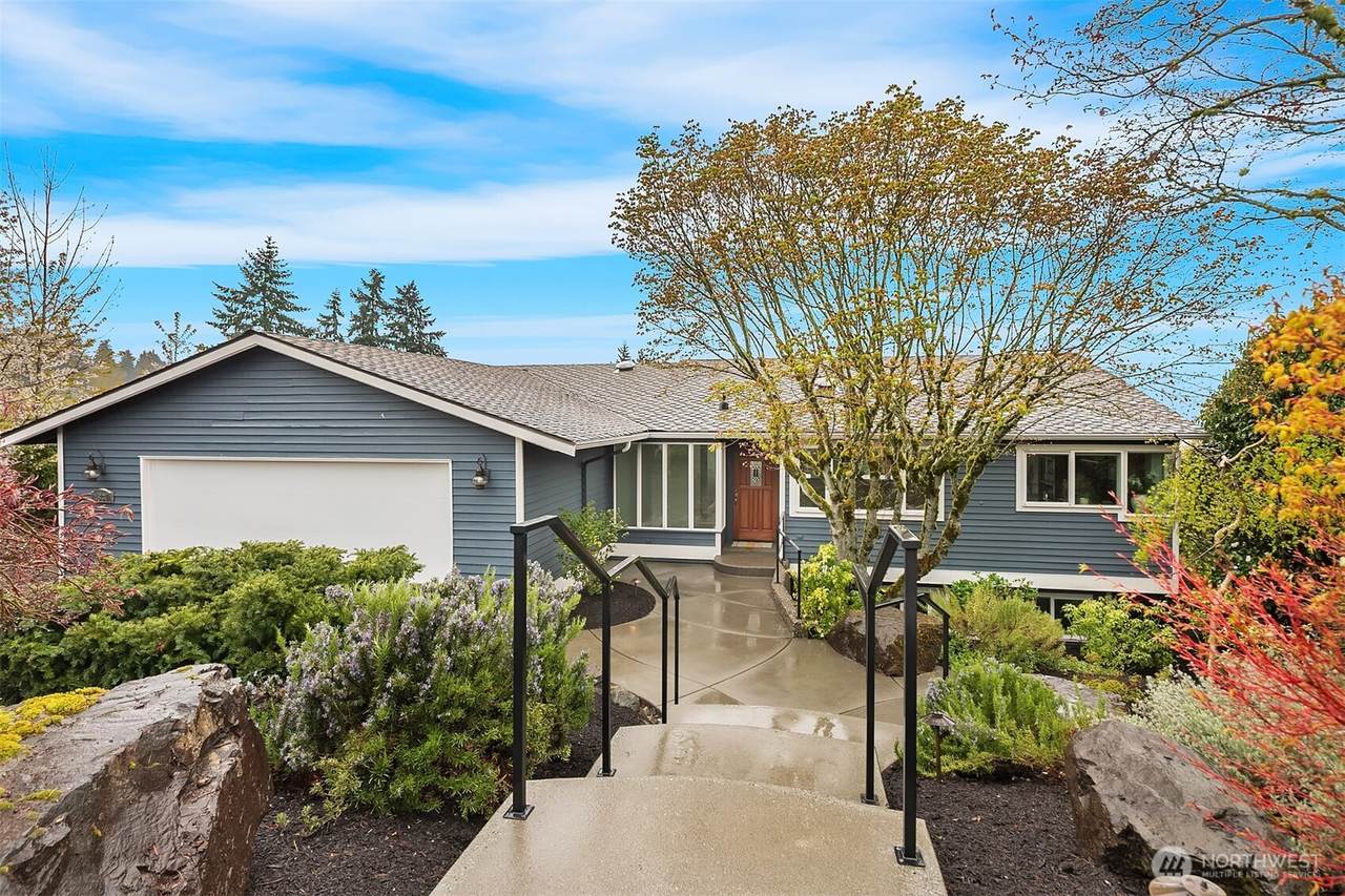 4837 155th Avenue - Photo 1