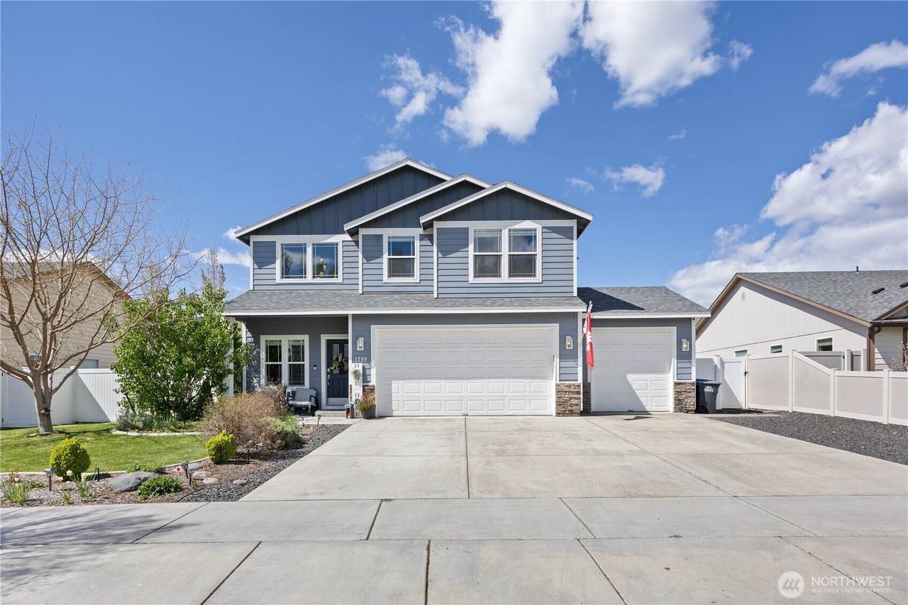 1206 Fairway Drive - Photo 1