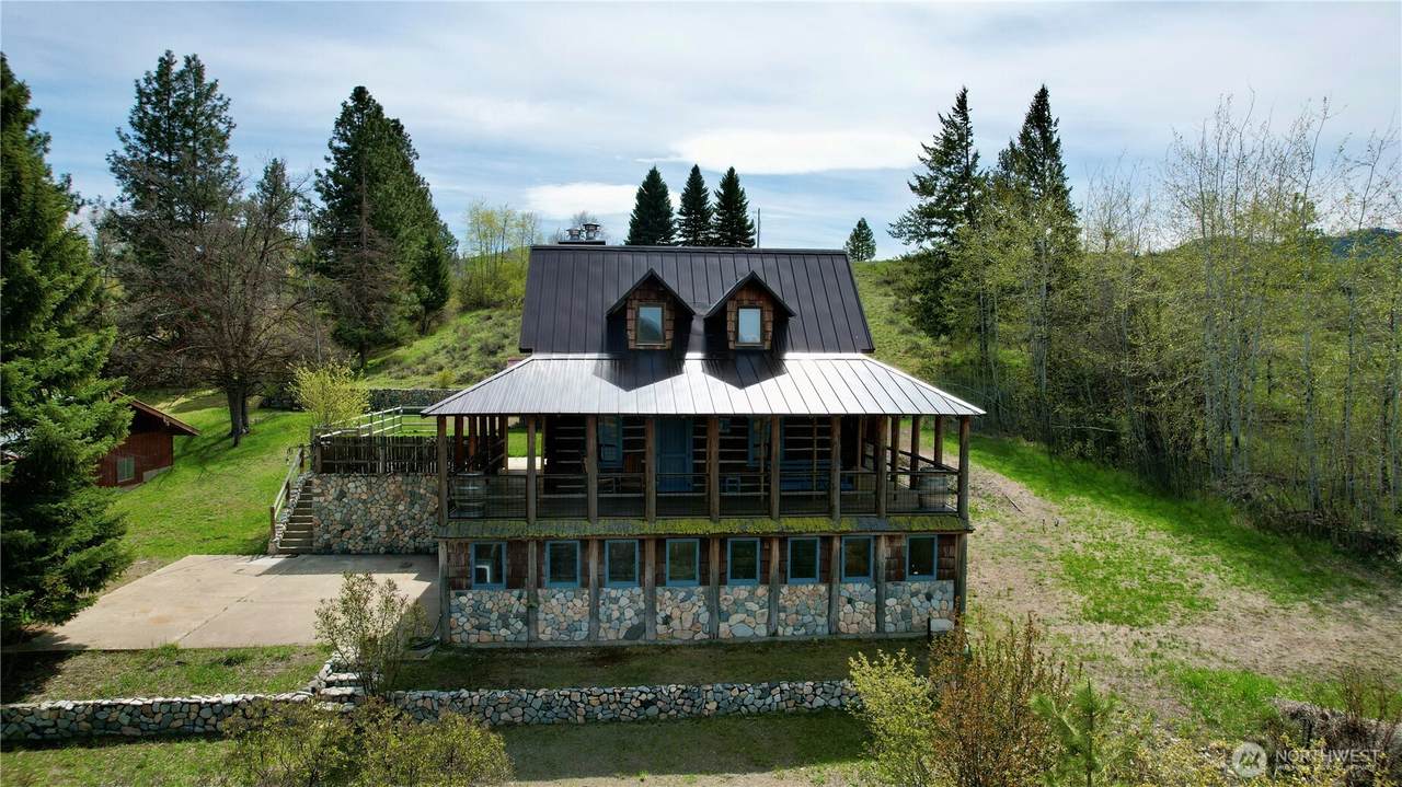 132 Twin Lakes Road - Photo 1