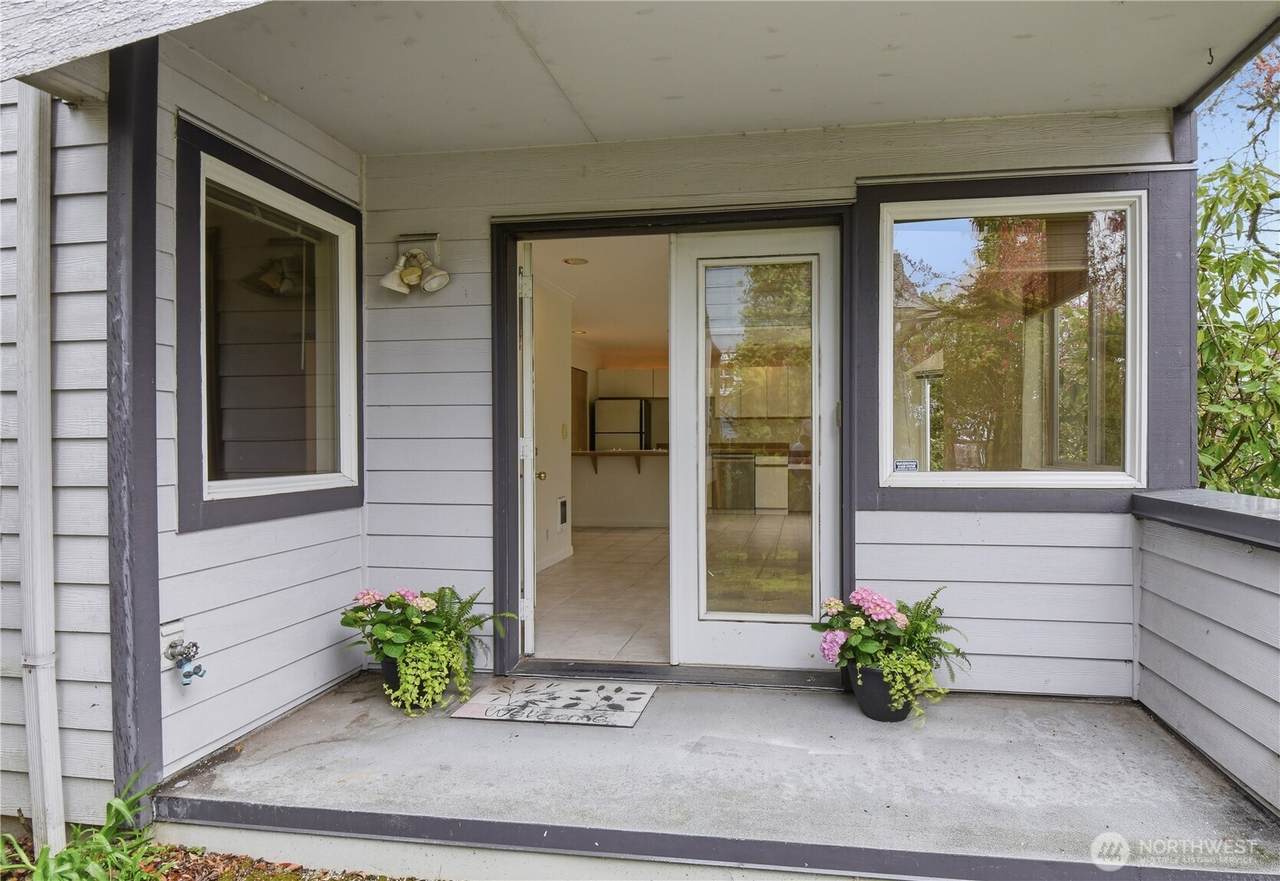 4811 Phinney Avenue - Photo 1
