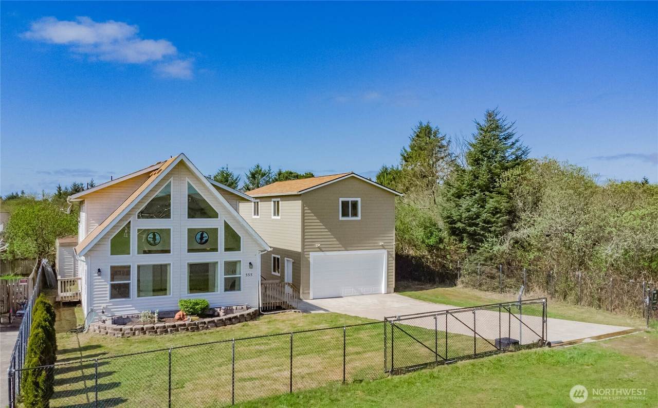 555 Ensign Avenue - Photo 1