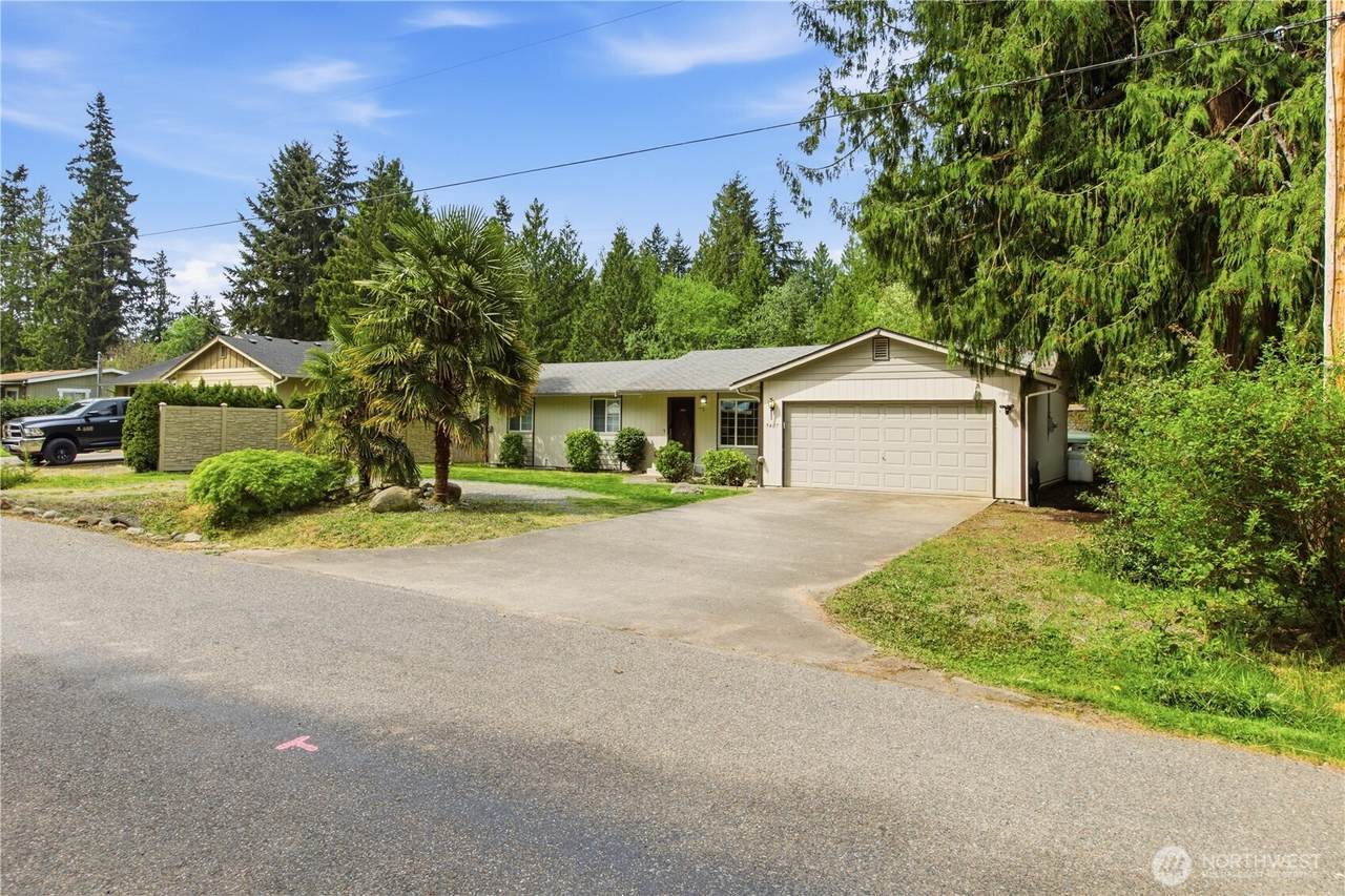 9407 202nd Avenue - Photo 1
