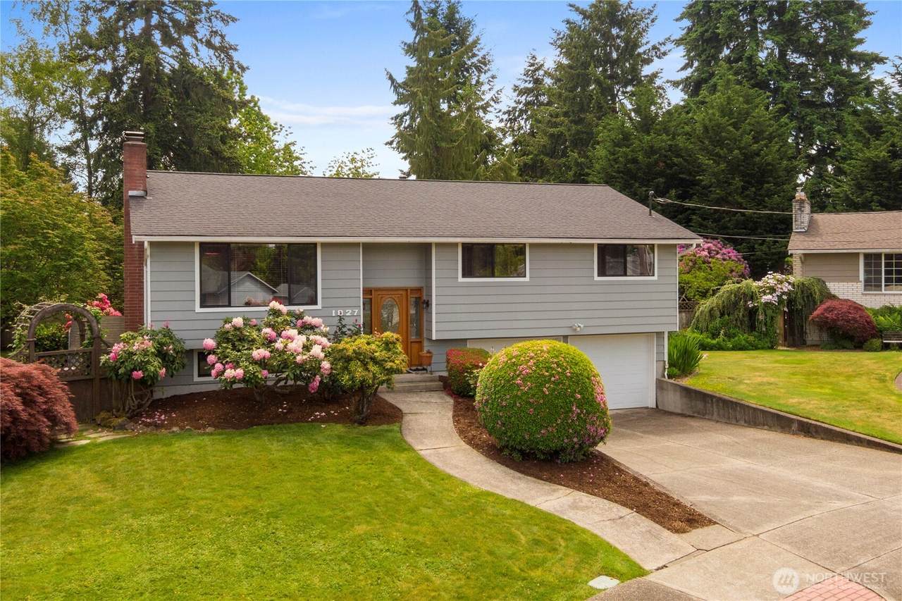 1827 Whitman Street - Photo 1