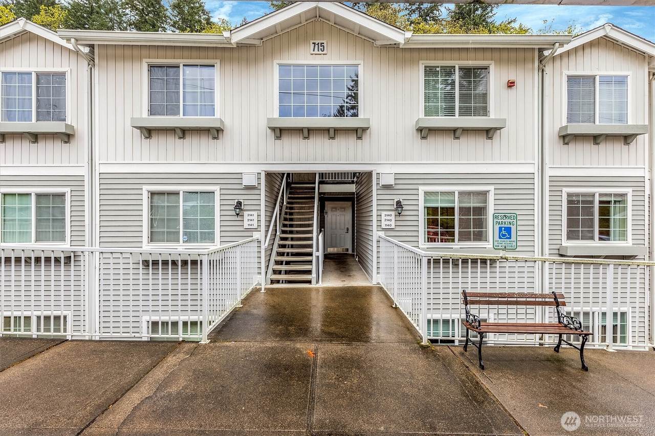 715 Harrington Place - Photo 1